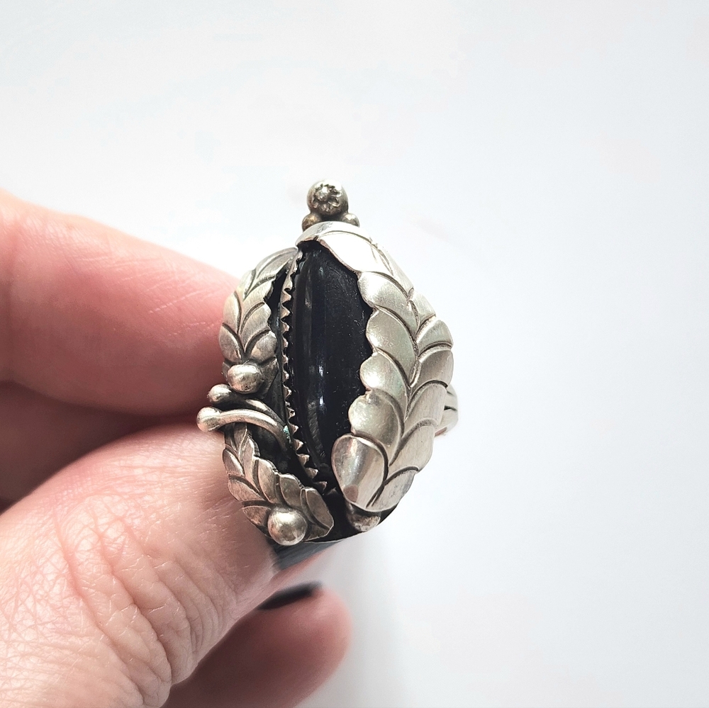 Native American Navajo Foliate Ring